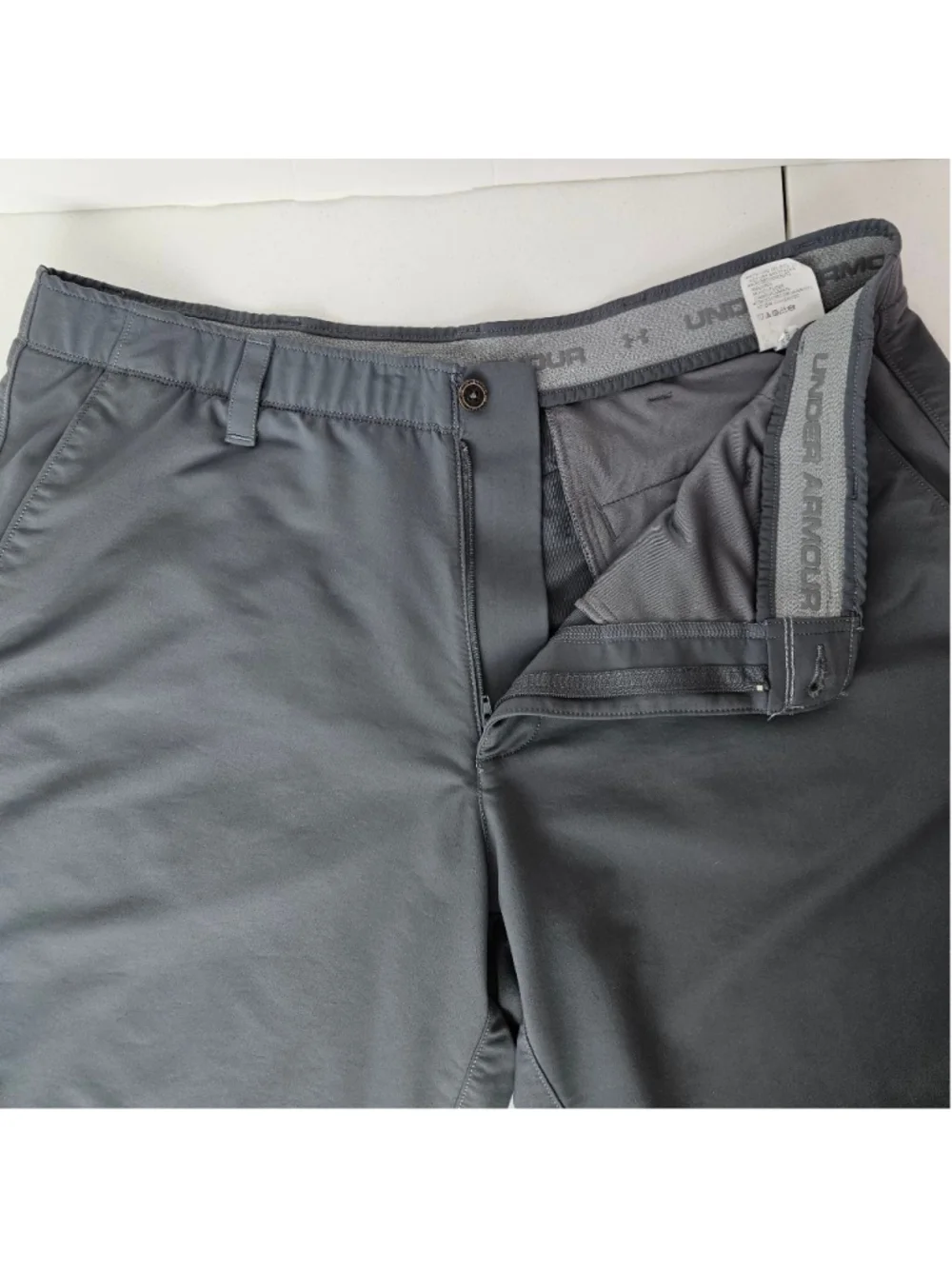 Under Armour Men's Gray Flat Front Loose Fit Golf Performance Shorts Waist 40